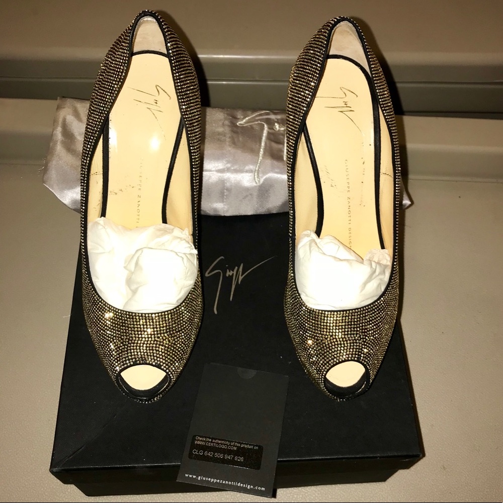 Giuseppe Zanotti Metallic Peep Toe Platform Heel